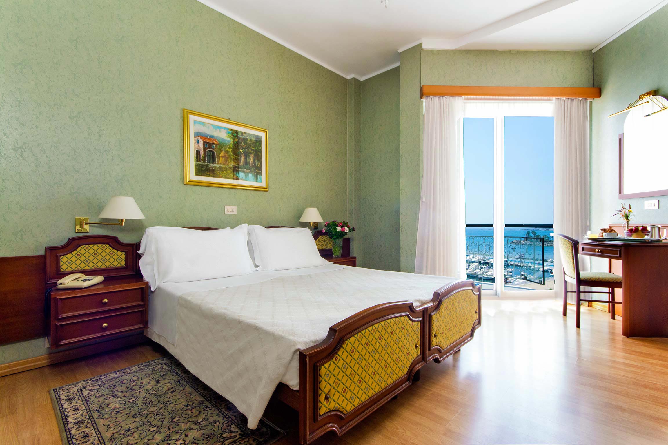 camere hotel diano marina - doppia vista mare laterale