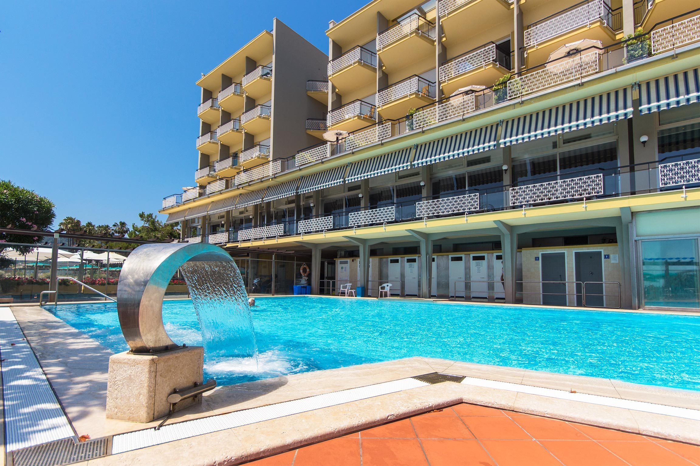 piscina-slide hotel con piscina a diano marina - piscina esterna