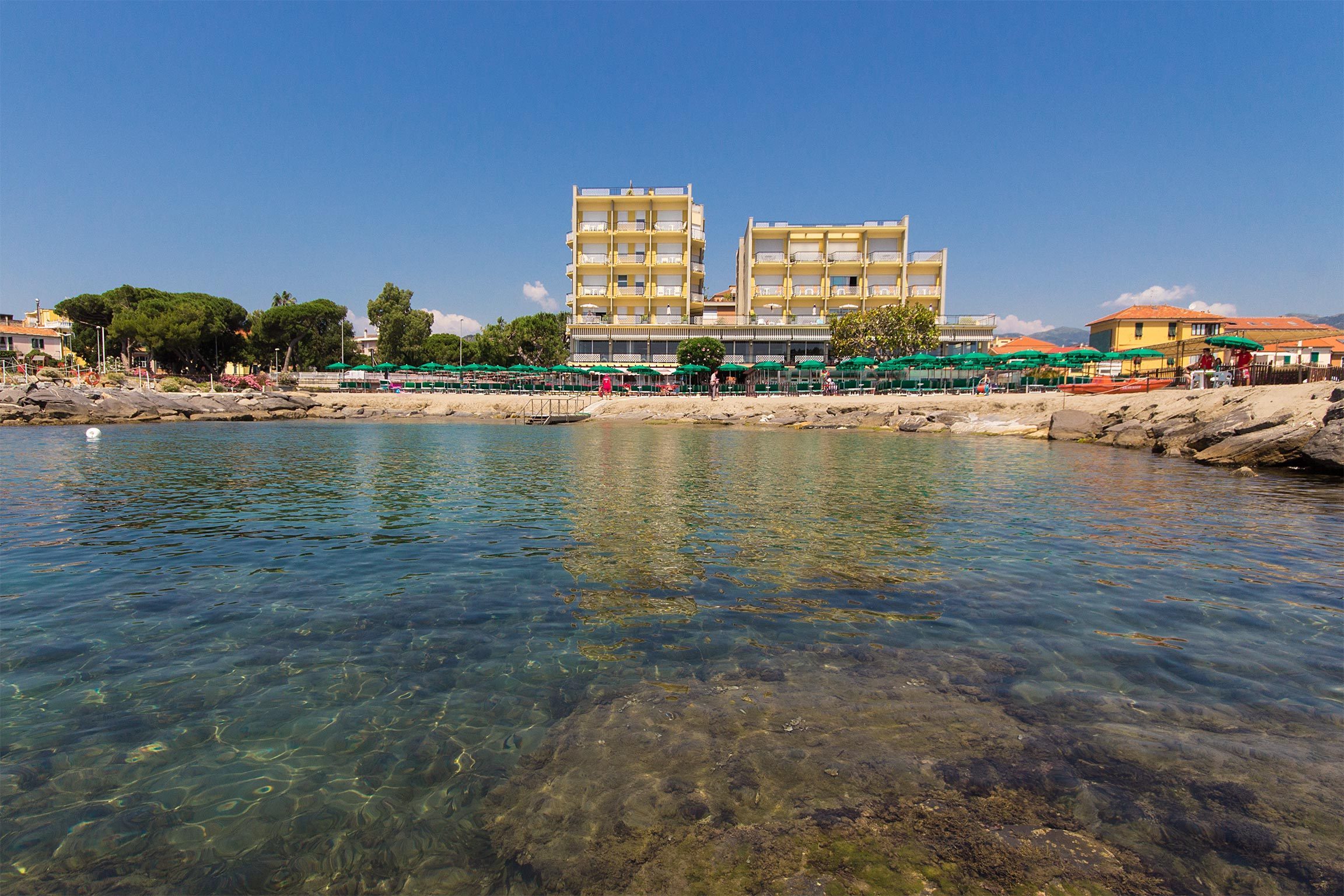 spiaggia a diano marina - la baia