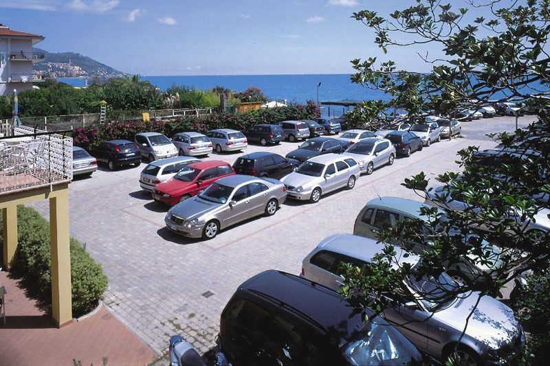 parcheggio a diano marina - parcheggio sul mare