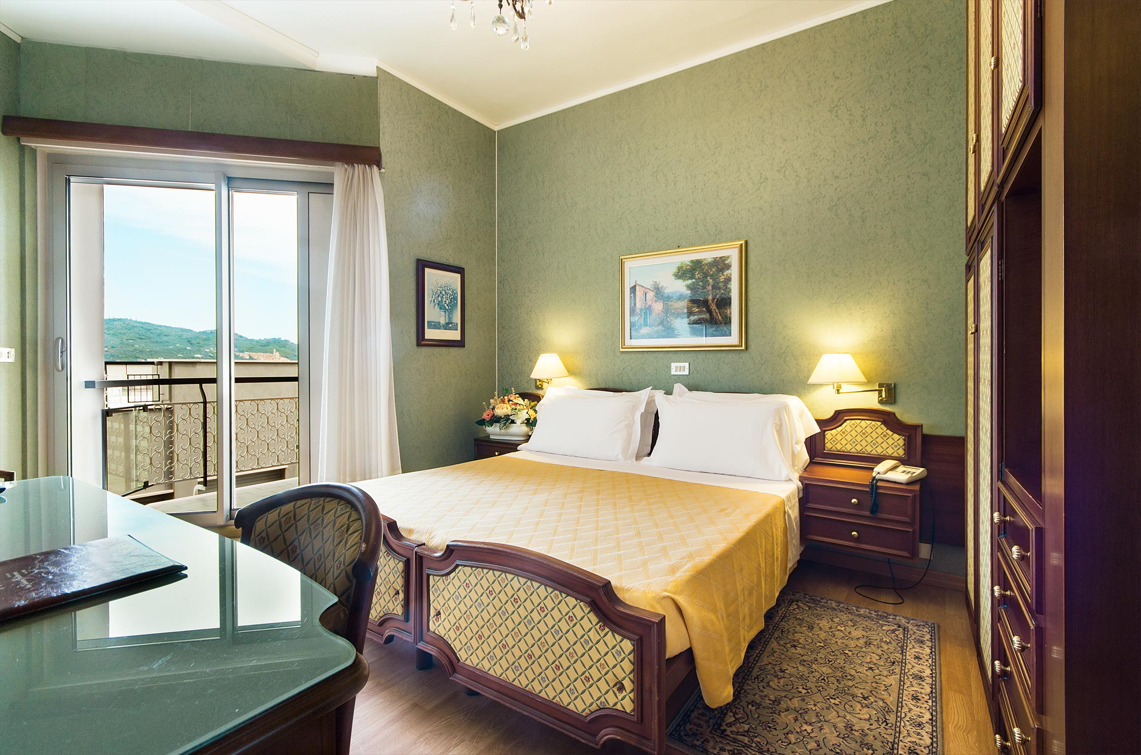 Chambre triple avec vue latérale sur la mer camere hotel diano marina - tripla vista mare laterale